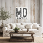 Toile Ferme Rustique State Code postal Maryland<br><div class="desc">Ce panneau rustique est une façon simple de montrer votre amour pour la maison. Le code postal peut être personnalisé avec n'importe quel code postal dans l'état. Fait un grand cadeau. Créé par Simply Farmhouse Press.</div>