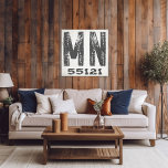 Toile Ferme Rustique State Code postal Minnesota<br><div class="desc">Ce panneau rustique est une façon simple de montrer votre amour pour la maison. Le code postal peut être personnalisé avec n'importe quel code postal dans l'état. Fait un grand cadeau. Créé par Simply Farmhouse Press.</div>