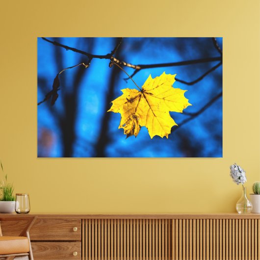 Toile Feuille d'érable jaune en bleu (Insitu(Salon))