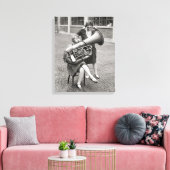 Toile Fille jouant du tuba, 1928 (Insitu(Salon))