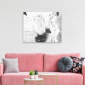 Toile Fille Jouer avec Bear Cub dans Seward 2 (Insitu(Salon))