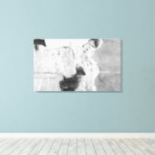 Toile Fille Jouer avec Bear Cub dans Seward 2 (Insitu (Plancher de Bois))