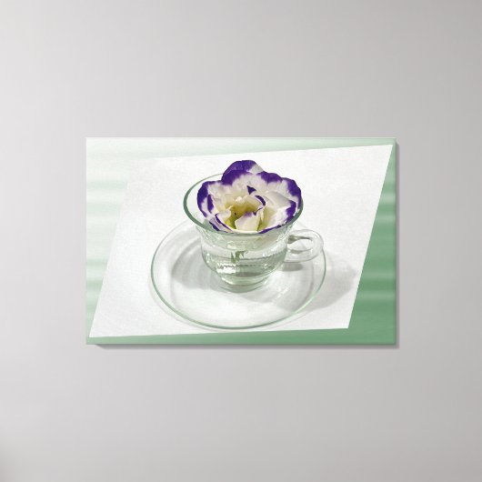Toile Fleur violette blanche dans une tasse (Recto)