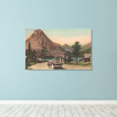 Toile Glacier, MT - Vue de deux chalets et du mont Rockw (Insitu (Plancher de Bois))