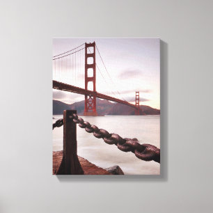 Toile Golden gate bridge contre des montagnes