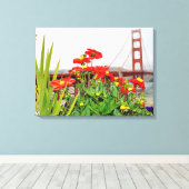 Toile Golden Gate Bridge derrière les fleurs (Insitu (Plancher de Bois))