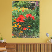 Toile Grand pavot rouge dans un jardin anglais (Insitu(Salon))