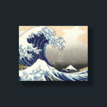 Toile Grande vague de Kanagawa Oriental Fine Art<br><div class="desc">L'aquarelle vintage de ce que certains disent être une vague marémotrice sur le point de frapper le rivage du Japon alors que les pêcheurs essaient de s'échapper dans leurs bateaux. Le mont Fuji est en arrière - plan.</div>