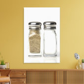 Toile Gros plan d'un sel et d'un agitateur de poivre 2 (Insitu(Salon))