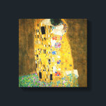 Toile Gustav Klimt The Kiss Vintage<br><div class="desc">Gustav Klimt Le Kiss Vintage Art Nouveau Peinture Le Kiss (En allemand : Der Kuss) a été peint par le peintre symboliste autrichien Gustav Klimt entre 1907 et 1908, le point culminant de sa période d'or, lorsqu'il peignit un certain nombre d'oeuvres dans un style doré similaire. Le tableau est largement...</div>