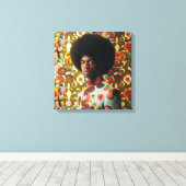 Toile Homme avec une afro debout devant un mur fleuri (Insitu (Plancher de Bois))