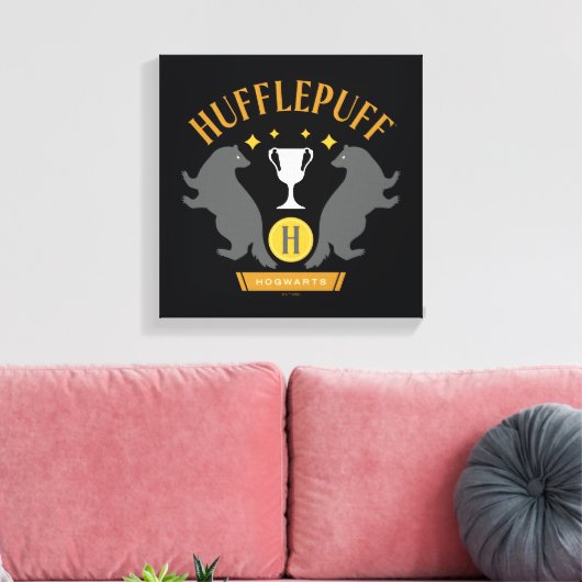 Toile HUFFLEPUFF™ Badger and Cup House Pride Graphisme (Insitu(Salon))