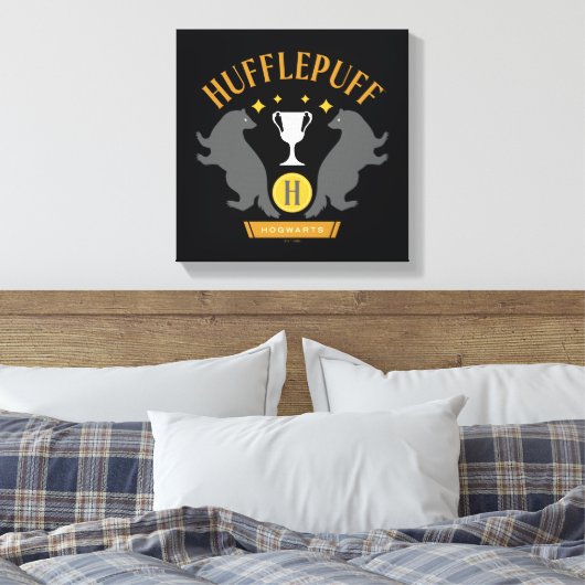 Toile HUFFLEPUFF™ Badger and Cup House Pride Graphisme (Insitu(Chambre))