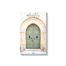 Identité à travers la porte marocaine