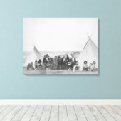 Toile Indiens de Miniconjou devant Tipis Photo (Insitu (Plancher de Bois))