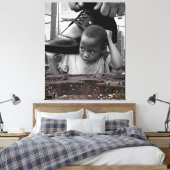 Toile Innocence and Dreams - African Boy with Shoe (Insitu(Chambre))