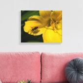 Toile Insecter sur une fleur jaune (Insitu(Salon))