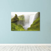 Toile Islande. La cascade Skogarfoss plonge au-dessus d' (Insitu (Plancher de Bois))