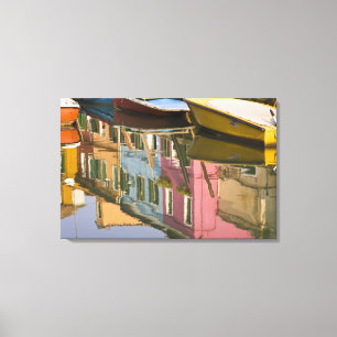 Toile Italie, Burano. Bateaux sur un canal avec
