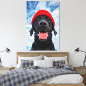 Toile Joyeux Labrador dans une Beanie rouge sous un ciel (Insitu(Chambre))