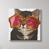 Kitten dans les lunettes de soleil étoilées