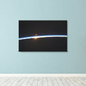 Toile La fine ligne de l'atmosphère terrestre (Insitu (Plancher de Bois))