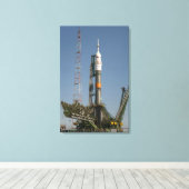 Toile La fusée Soyouz peu après son arrivée (Insitu (Plancher de Bois))