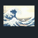 Toile La Grande vague au large de Kanagawa Ukiyo-e Art j<br><div class="desc">Cet art emblématique de Katsushika Hokusai est l'une de ses oeuvres les plus célèbres, et sa popularité mondiale continue d'augmenter. L'oeuvre représente deux bateaux remplis de marins japonais face à l'immense Grande Vague. La vague semble sur le point d'engloutir les bateaux, menaçant de consommer les marins. Malgré l'intense imagerie, l'art...</div>