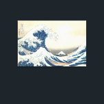 Toile La Grande vague au large de Kanagawa Ukiyo-e Art j<br><div class="desc">Cet art emblématique de Katsushika Hokusai est l'une de ses oeuvres les plus célèbres, et sa popularité mondiale continue d'augmenter. L'oeuvre représente deux bateaux remplis de marins japonais face à l'immense Grande Vague. La vague semble sur le point d'engloutir les bateaux, menaçant de consommer les marins. Malgré l'intense imagerie, l'art...</div>