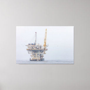 Toile La plate-forme pétrolière offshore dans Foggy Ocea