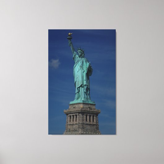 Toile La Statue de la Liberté sur le Piédestal avec ciel (Recto)