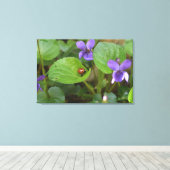 Toile Ladybug sur les fleurs de violet doux (Insitu (Plancher de Bois))