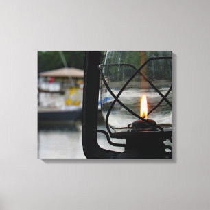 Toile Lampe éclairée au bord du lac