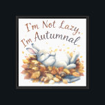 Toile Lapin d'automne en Feuille avec une citation amusa<br><div class="desc">Niché dans une couverture de feuilles dorés, ce lapin irrésistiblement moelleux est là pour rappeler au monde que ralentir est l'autosoin saisonnier. Avec des glands, des biscuits et un bon livre à proximité, notre petit ami s’installe dans un cadre enchanteur sous le mantra écrit à la main : "Je ne...</div>