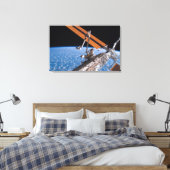 Toile Le Canadarm2 et les ailes de panneaux solaires (Insitu(Chambre))