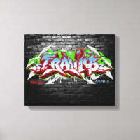 Le nom de Travis en graffiti