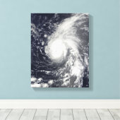 Toile Le typhon Vamco dans l'océan Pacifique (Insitu (Plancher de Bois))