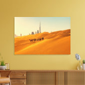 Toile Les déserts | Vue Skyline de Dubaï avec chameaux (Insitu(Salon))