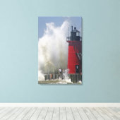 Toile Les gens sur la jetée regardent de grandes vagues (Insitu (Plancher de Bois))