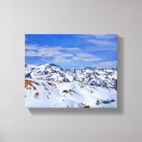 Les montagnes des Andes en Patagonie chilienne