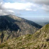 TOILE LES MONTAGNES SOIGNÉES