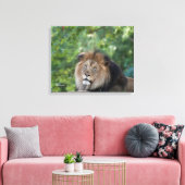 Toile Lion Lounge dans une forêt (Insitu(Salon))