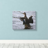 Toile Mallard Duck flapping her wings (Insitu (Plancher de Bois))
