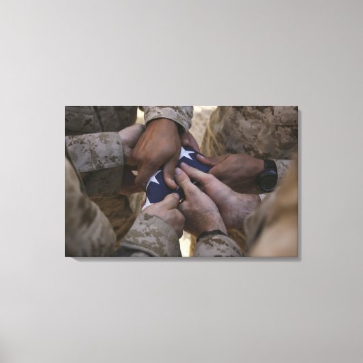 Toile Marines plient un drapeau américain (Recto)