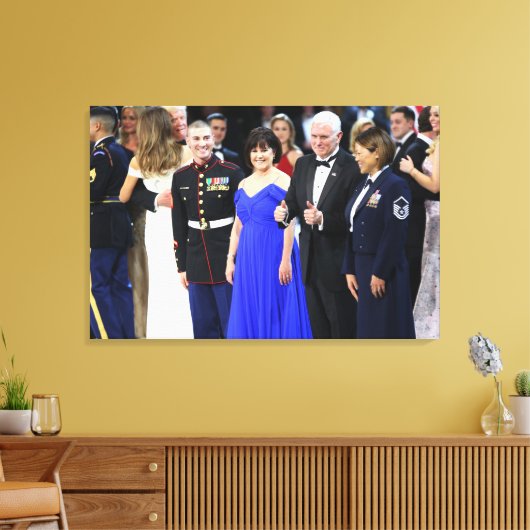 Toile Mike & Karen Pence - Trump Dansant En Arrière - pl (Insitu(Salon))