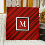 Toile Monogrammes Diagonales rouge et noire<br><div class="desc">Un motif en diagonale rouge et noir élégant avec un monogramme blanc dans un cadre noir. Ce design populaire peut être personnalisé en modifiant le monogramme dans la zone de texte ou en supprimant sans texte.</div>