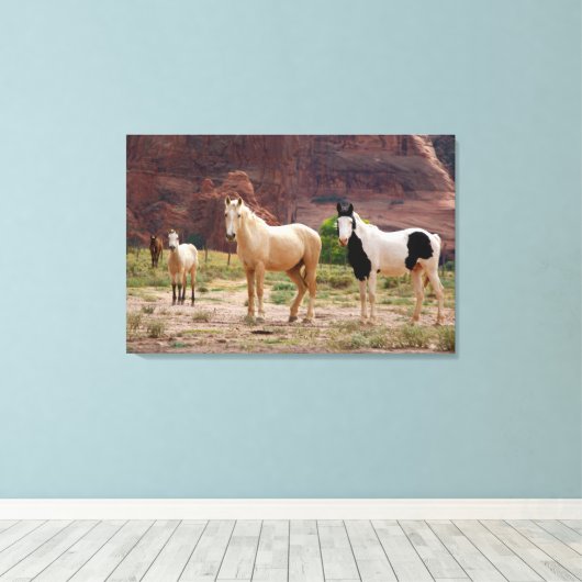 Toile Navajo Horses Run Free sur le Canyon Floor (Insitu (Plancher de Bois))