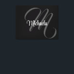 Toile Nom initial de monogramme moderne minimaliste<br><div class="desc">Monogramme moderne minimaliste nom initial noir blanc. Nom personnalisé personnalisable avec une initiale cursive derrière sur une couleur noire.</div>