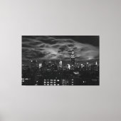 Toile Nuages éthériques : NYC Skyline, ESB noir et blanc (Recto)