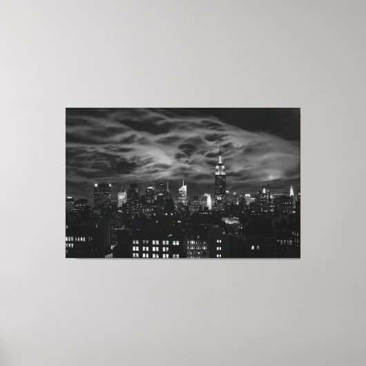 Toile Nuages éthériques : NYC Skyline, ESB noir et blanc (Recto)